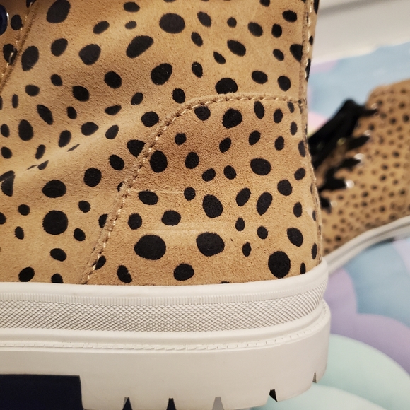 Dolce Vita Tan Cheetah Print Falcon Booties - Picture 10 of 10